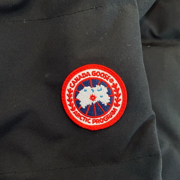 **SOLD** Authentic Canada Goose Lorette Parka - Picture 11 of 12